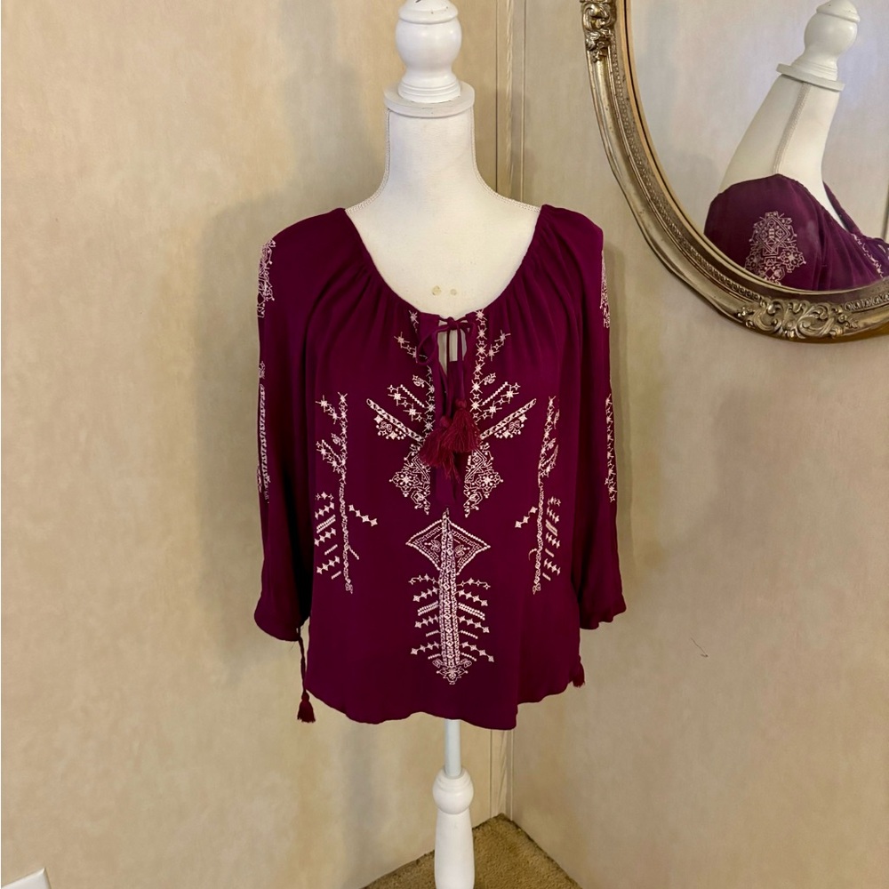 Wine & white top, 3buttons at top, size M